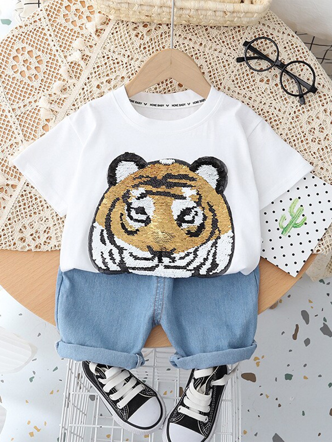

Googo Gaaga Boys Embellished Pure Cotton T-shirt With Shorts, White