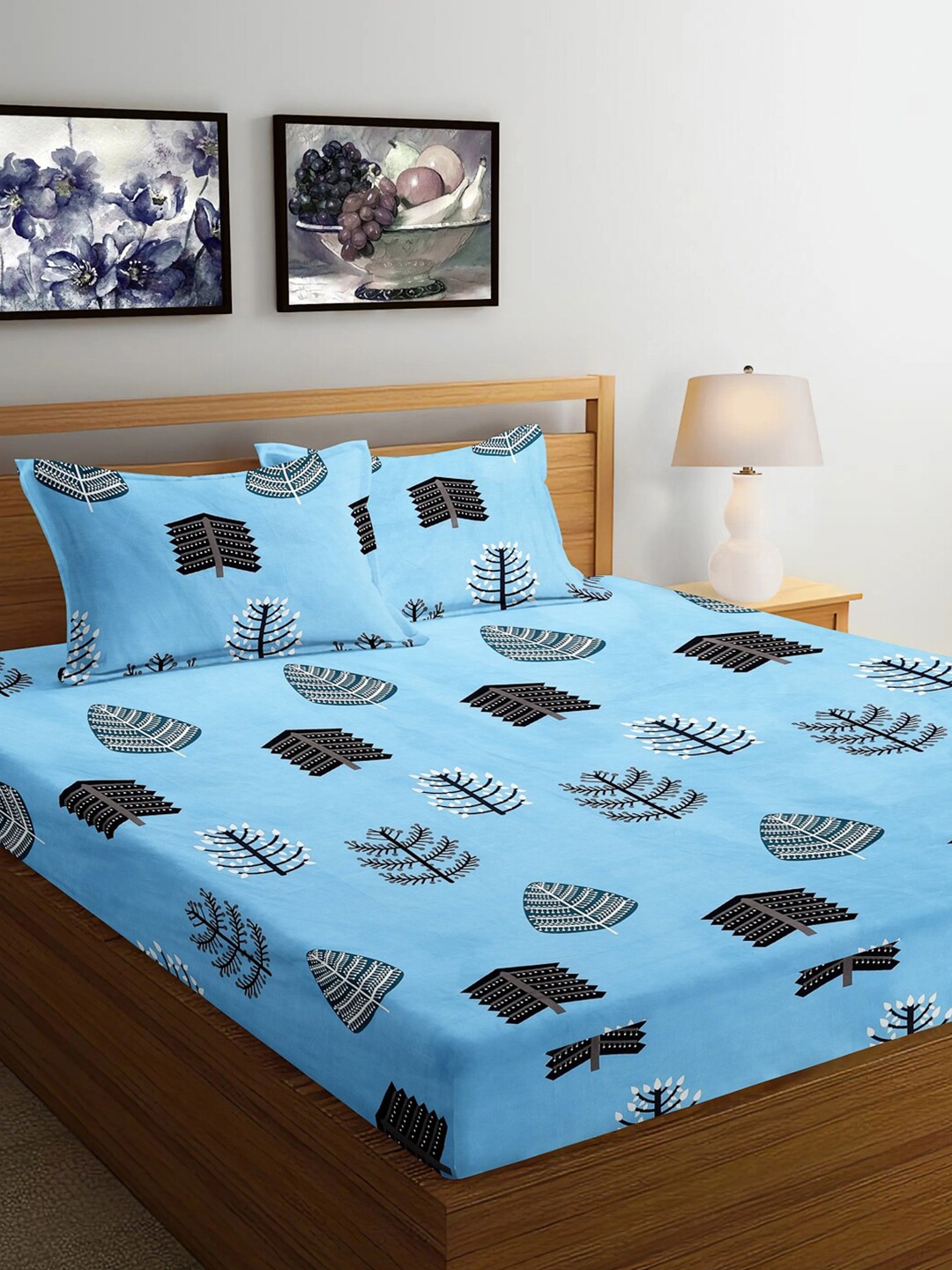 

Arrabi Blue & Black Floral Printed 300 TC King Bedsheet With 2 Pillow Covers