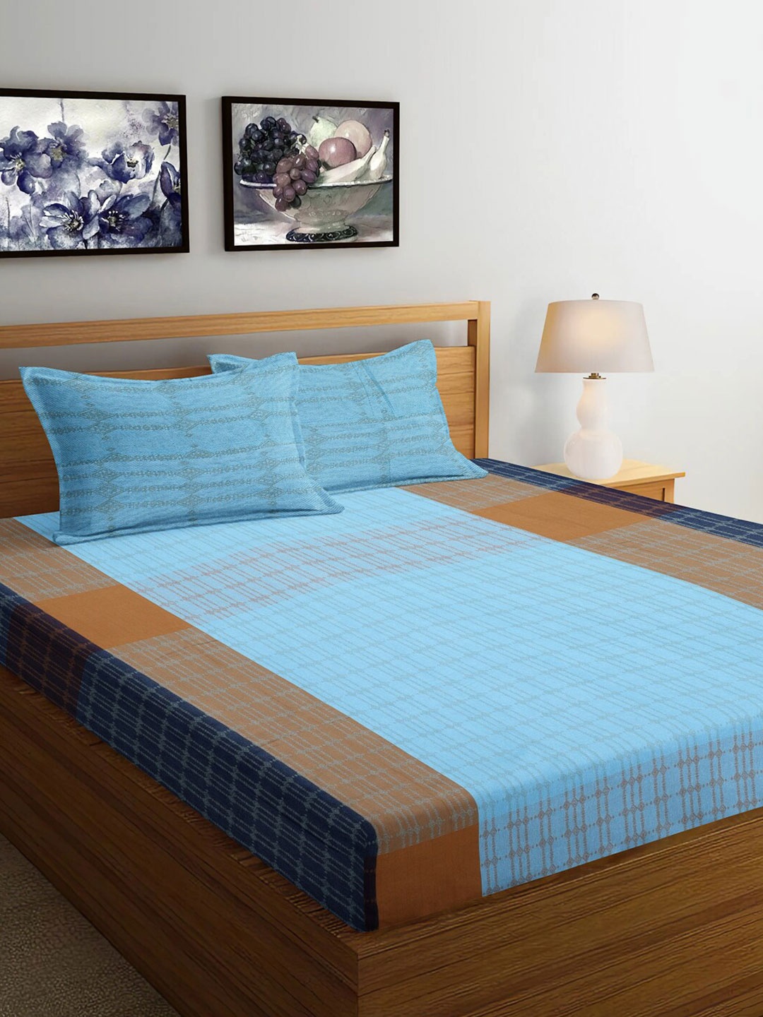 

Arrabi Blue & Brown Geometric Printed 300 TC King Bedsheet With 2 Pillow Covers