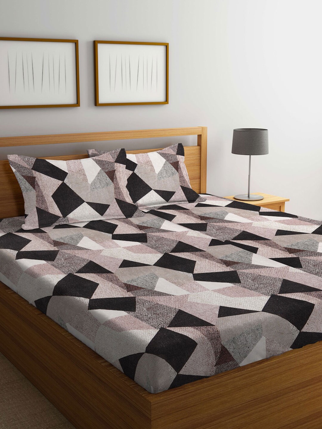 

Arrabi Brown & Black Geometric Printed 300 TC King Bedsheet With 2 Pillow Covers