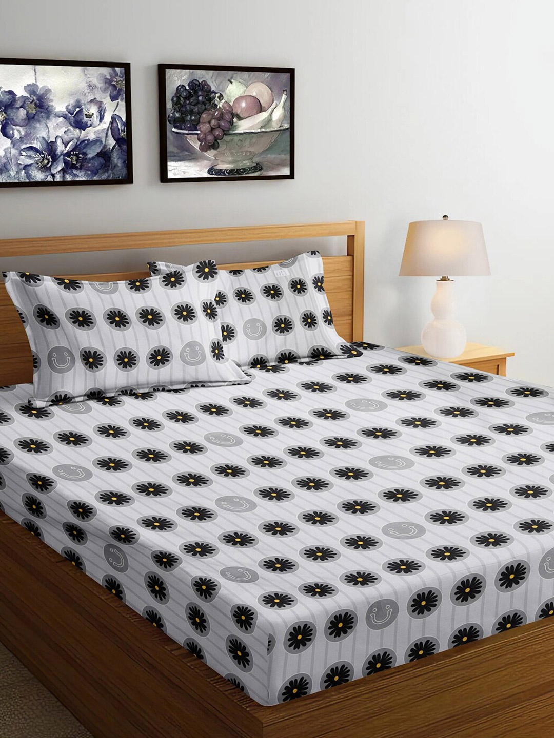 

Arrabi Grey & Black Floral 300 TC King Bedsheet with 2 Pillow Covers 130 GSM