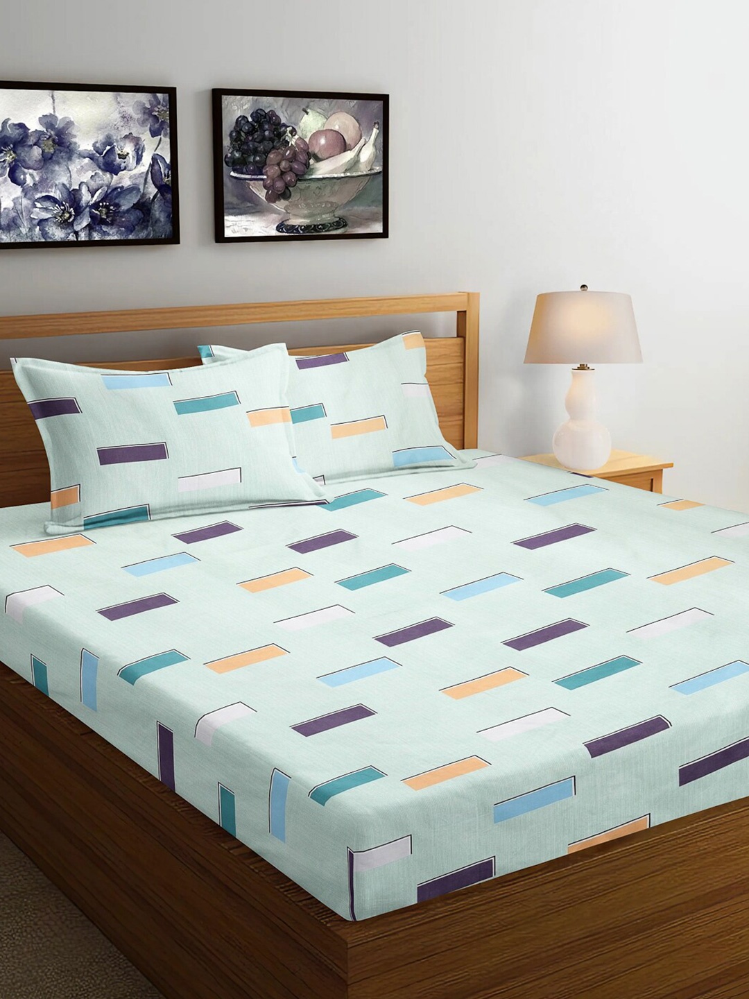 

Arrabi Green & White Geometric 300 TC King Bedsheet with 2 Pillow Covers 130 GSM