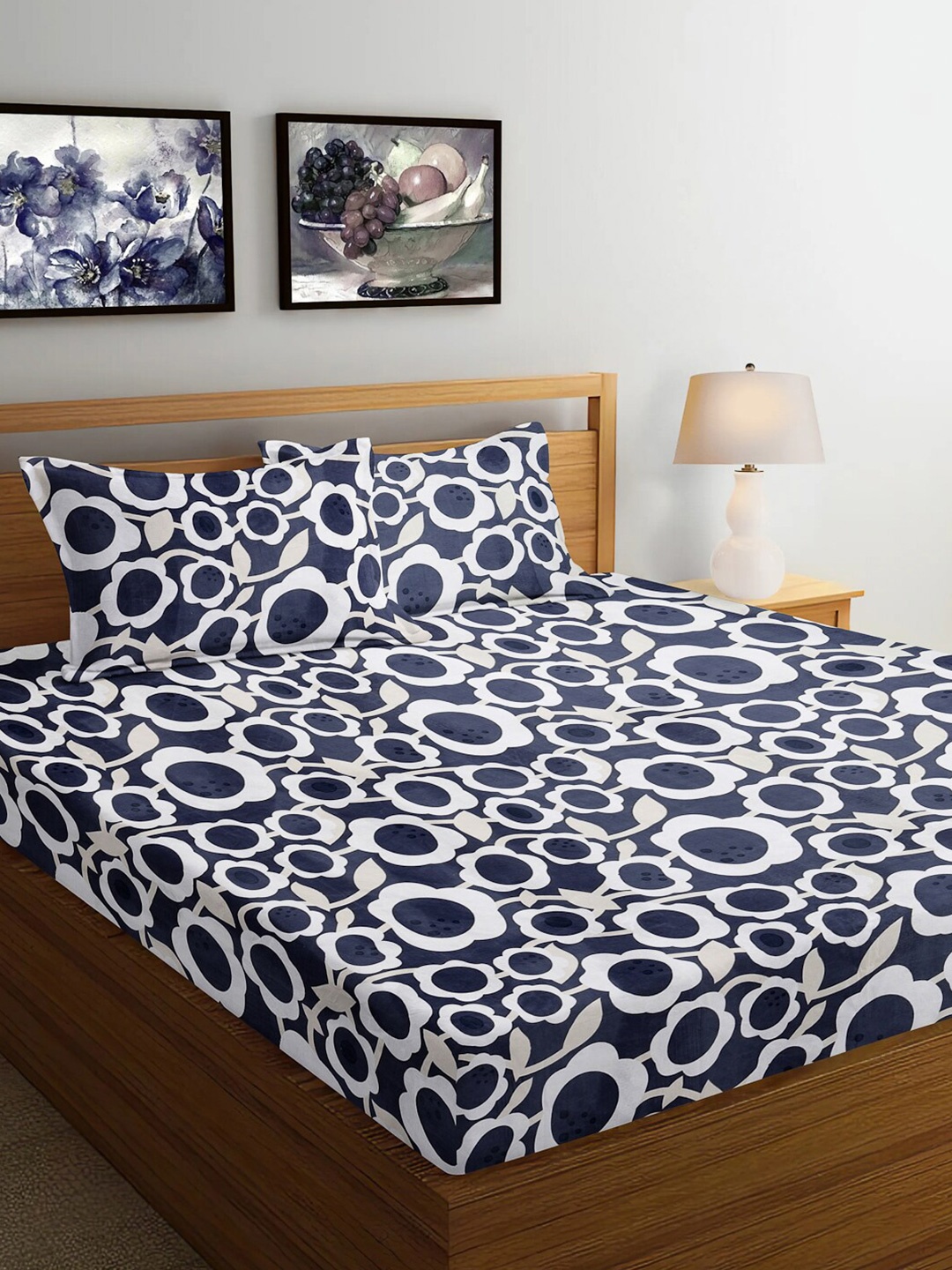 

Arrabi Grey & Off White Floral 300 TC King Bedsheet with 2 Pillow Covers 130 GSM