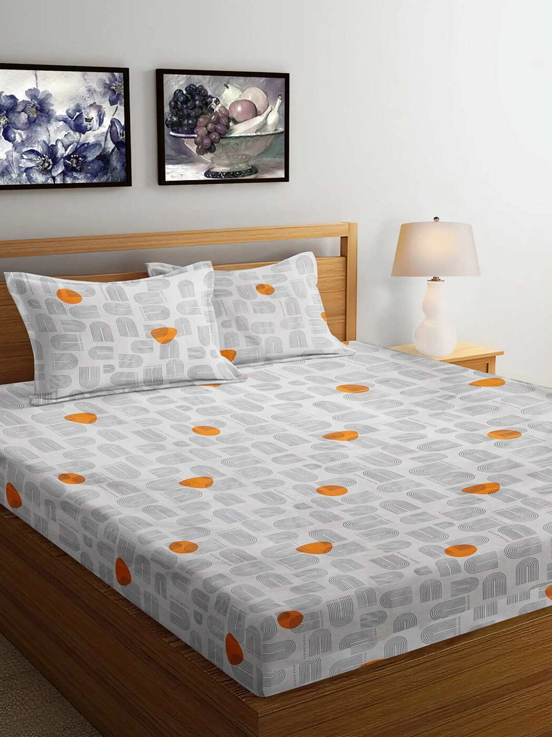 

Arrabi Beige & Grey Geometric 300 TC King Bedsheet with 2 Pillow Covers 130 GSM