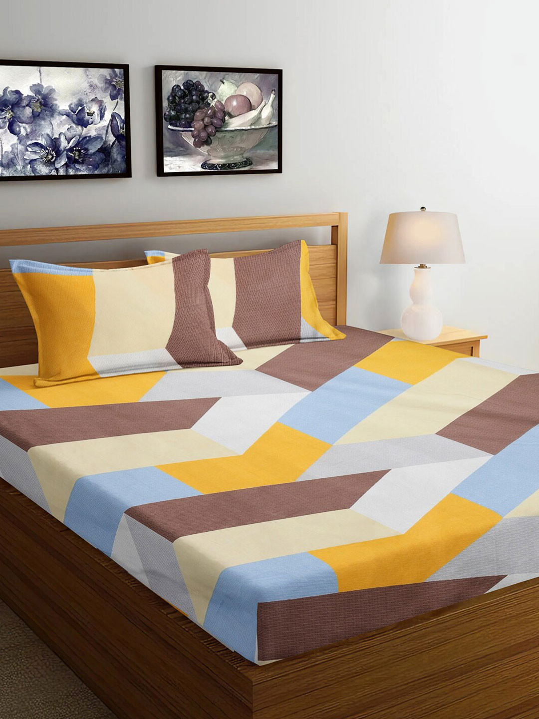 

Arrabi Beige & Blue Geometric 300 TC King Bedsheet with 2 Pillow Covers 130 GSM