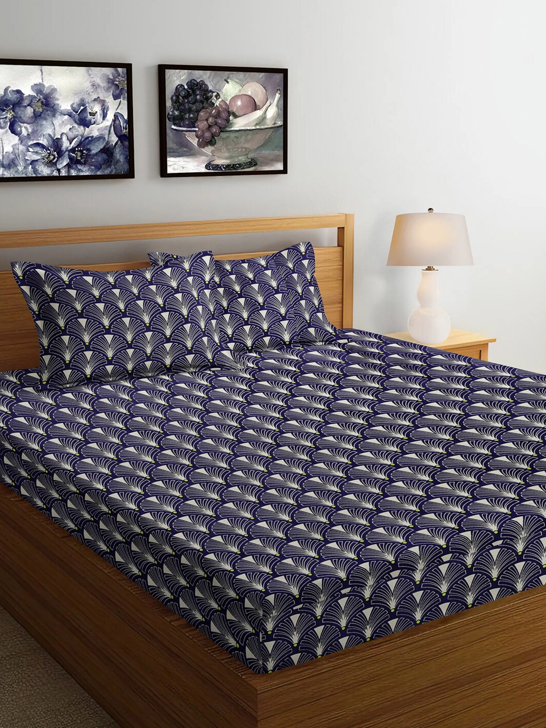 

Arrabi Blue & White Geometric Printed 300 TC King Bedsheet with 2 Pillow Covers