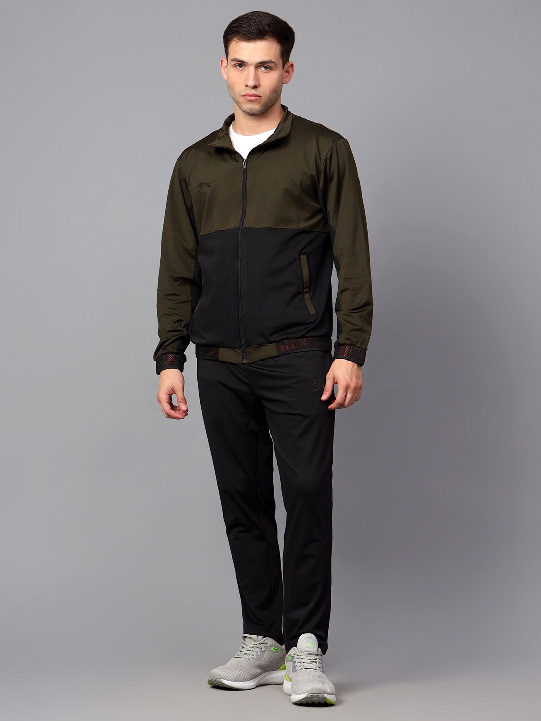 

Shiv Naresh Colourblocked Mock Collar Jacket & Track Pant, Black