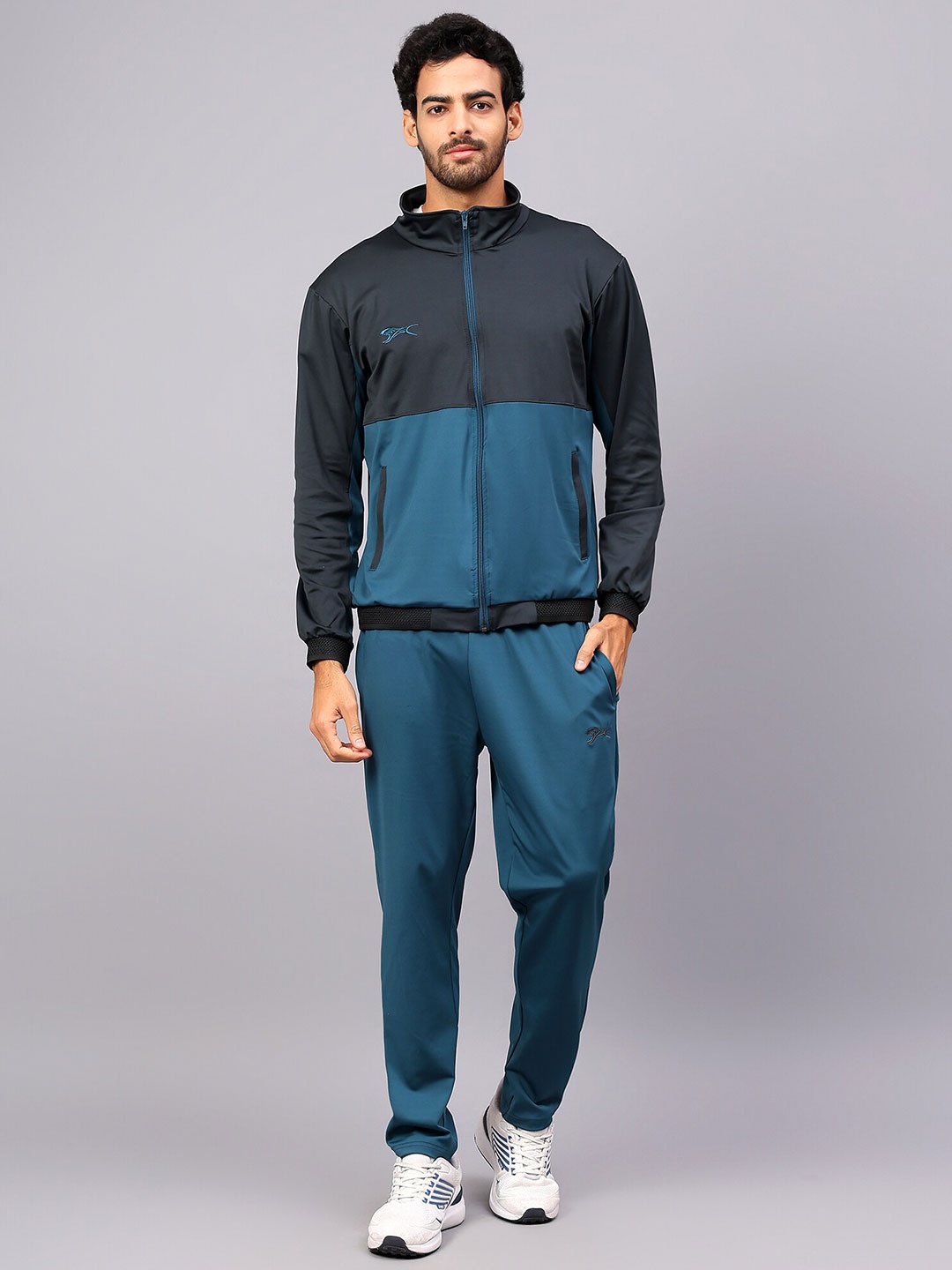 

Shiv Naresh Colourblocked Mock Collar Jacket & Track Pant, Blue