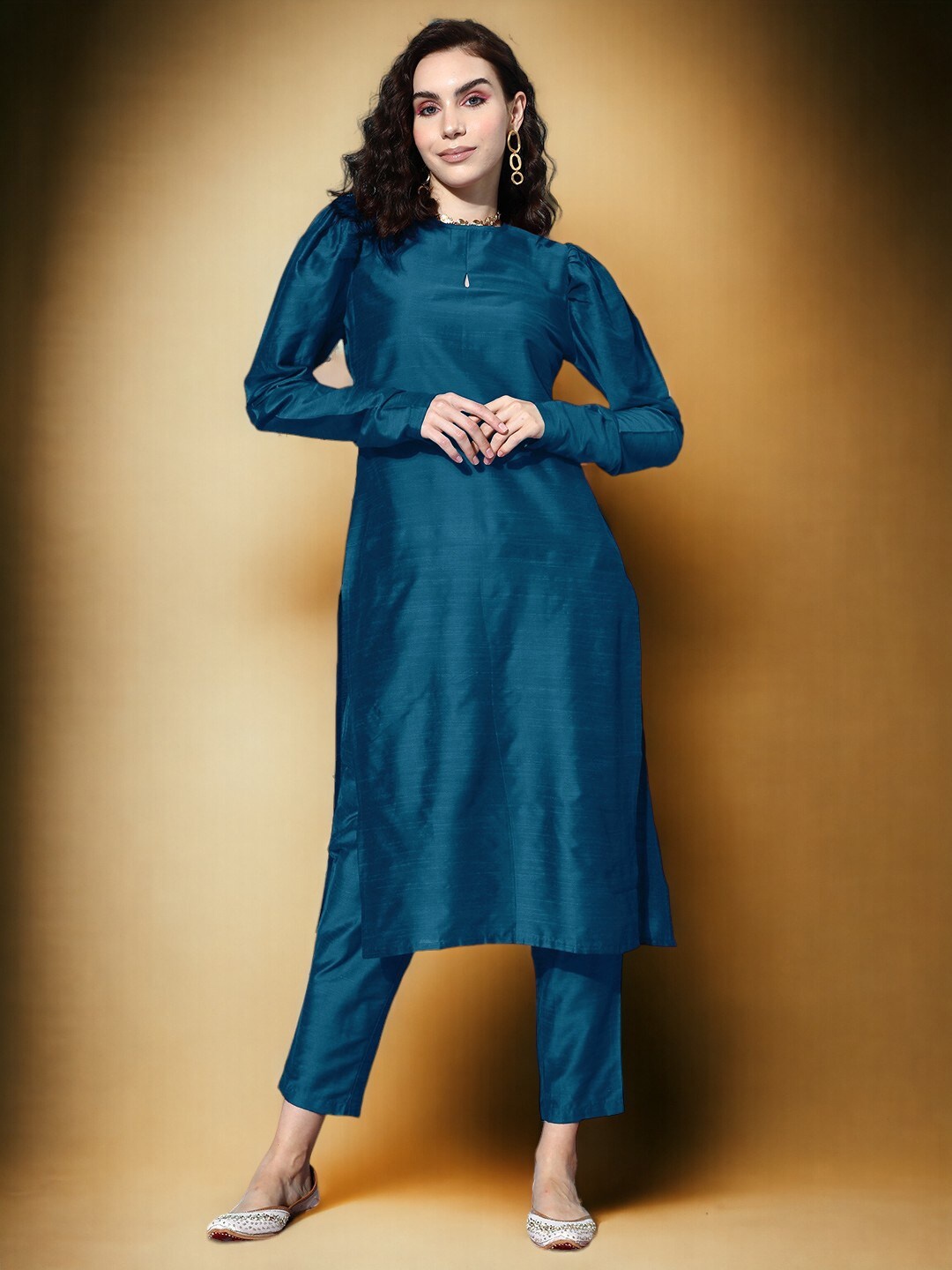 

Ahalyaa Round Neck Puffed Sleeves Kurta with Trousers, Blue