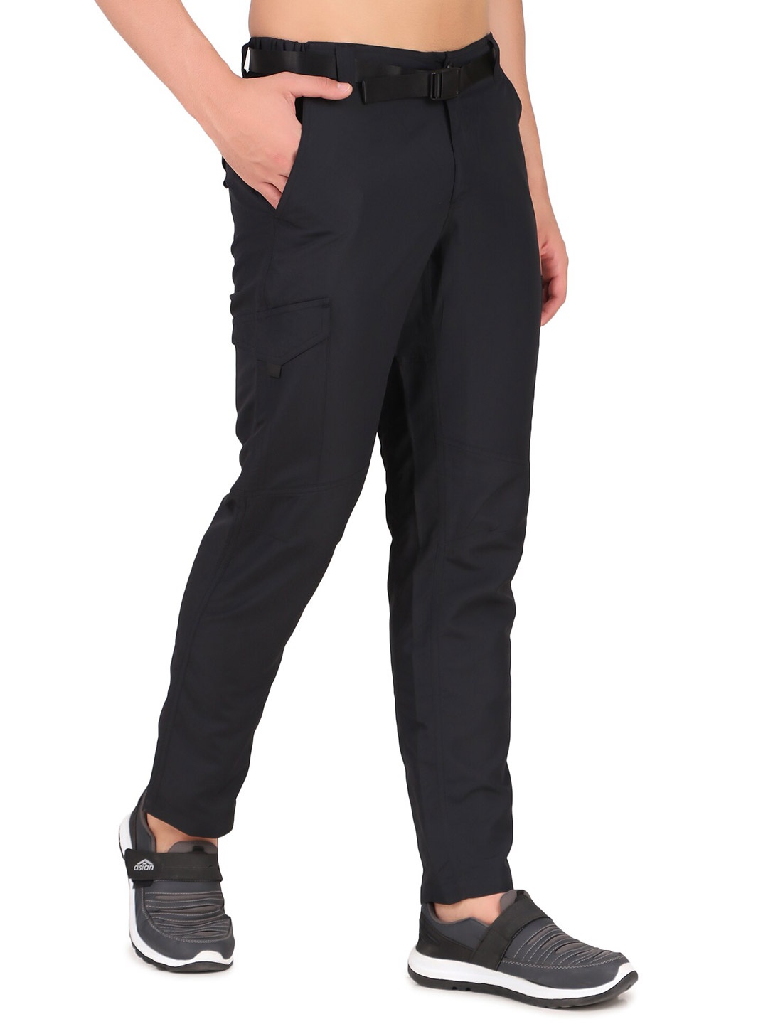 

REDESIGN Men Mid-Rise Comfort Cargos, Black