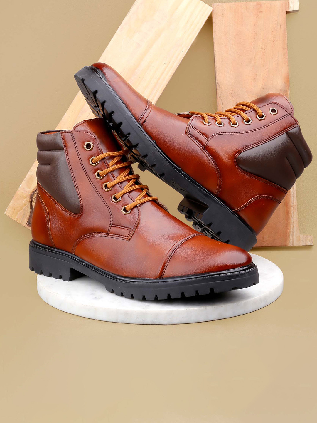 

Roadster Men Lace-up Round Toe Flatform Heeled Boots, Tan