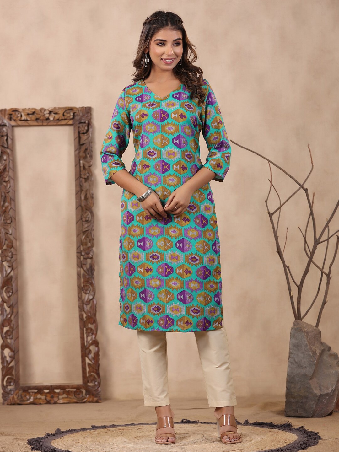 

soan Floral Printed V Neck Knee Length Straight Kurta, Turquoise blue