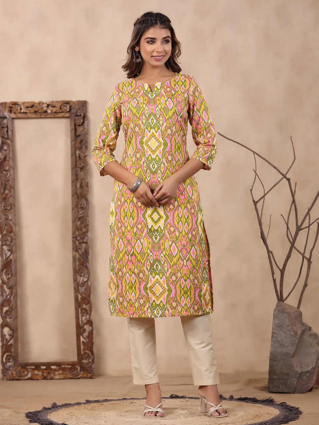 

soan Ethnic Motifs Printed Notched Neck Knee Length Straight Kurta, Yellow