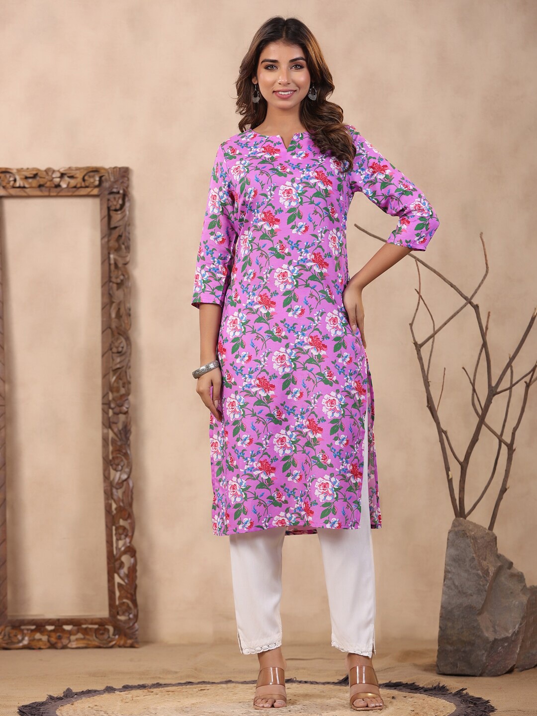 

soan Floral Printed Notched Neck Knee Length Straight Kurta, Pink