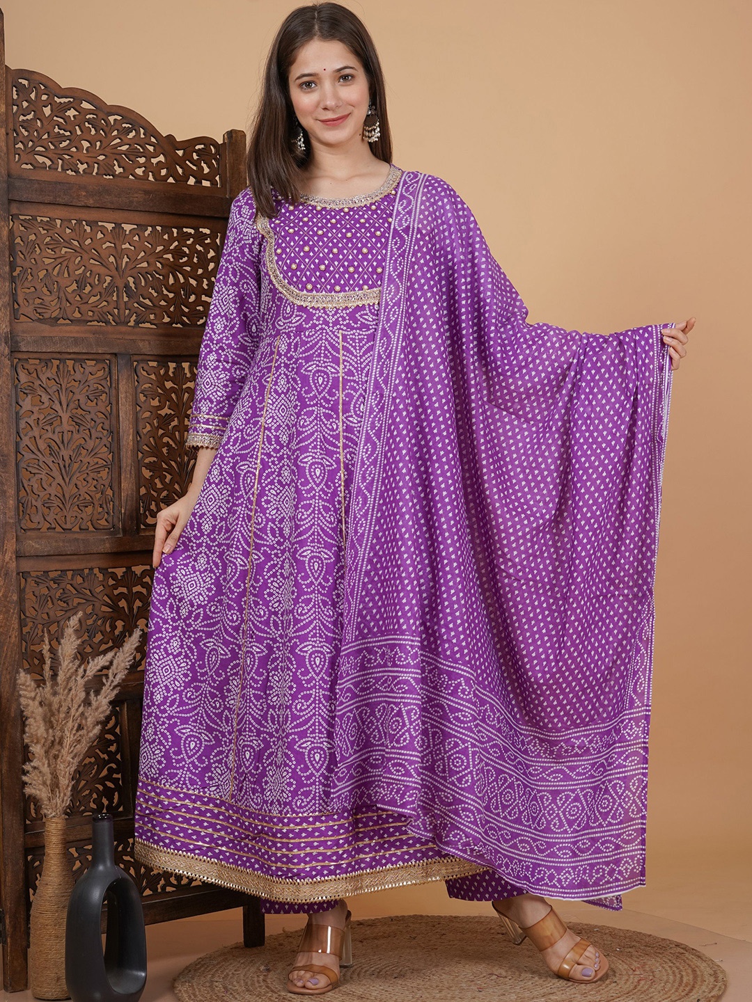 

MEERA FAB Floral Printed Regular Gotta Patti Pure Cotton Kurta Set, Purple