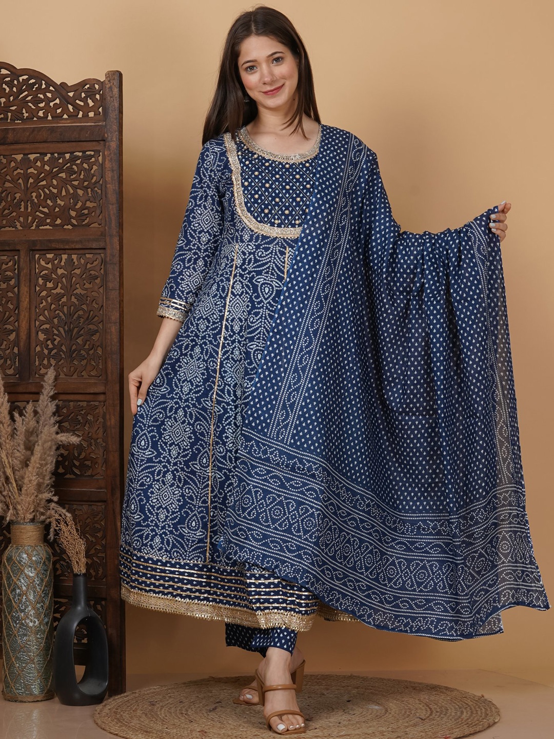 

MEERA FAB Floral Printed Regular Pure Cotton Kurta with Palazzos & With Dupatta, Navy blue