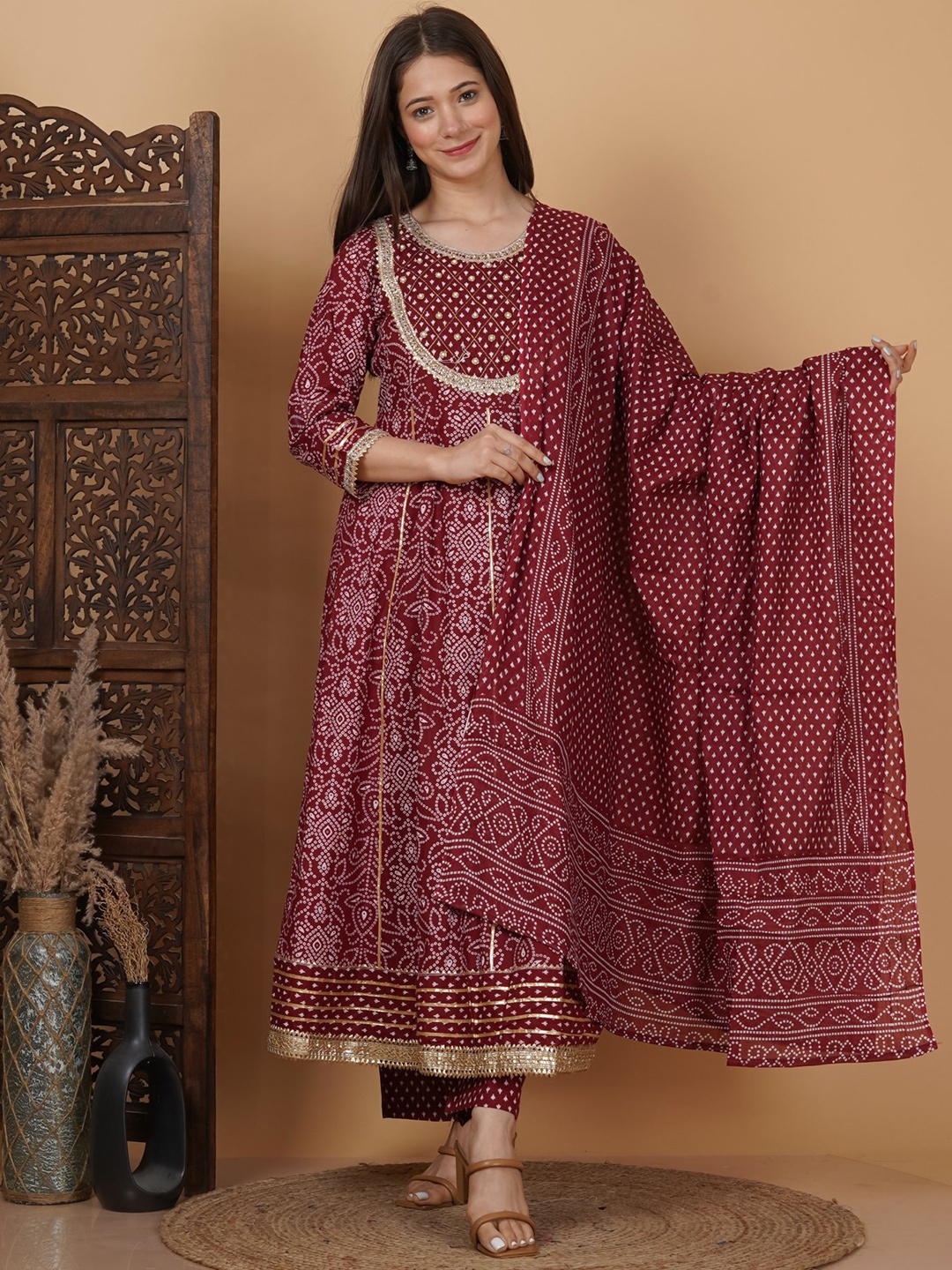 

MEERA FAB Floral Printed Gotta Patti Pure Cotton Straight Kurta & Palazzos With Dupatta, Maroon