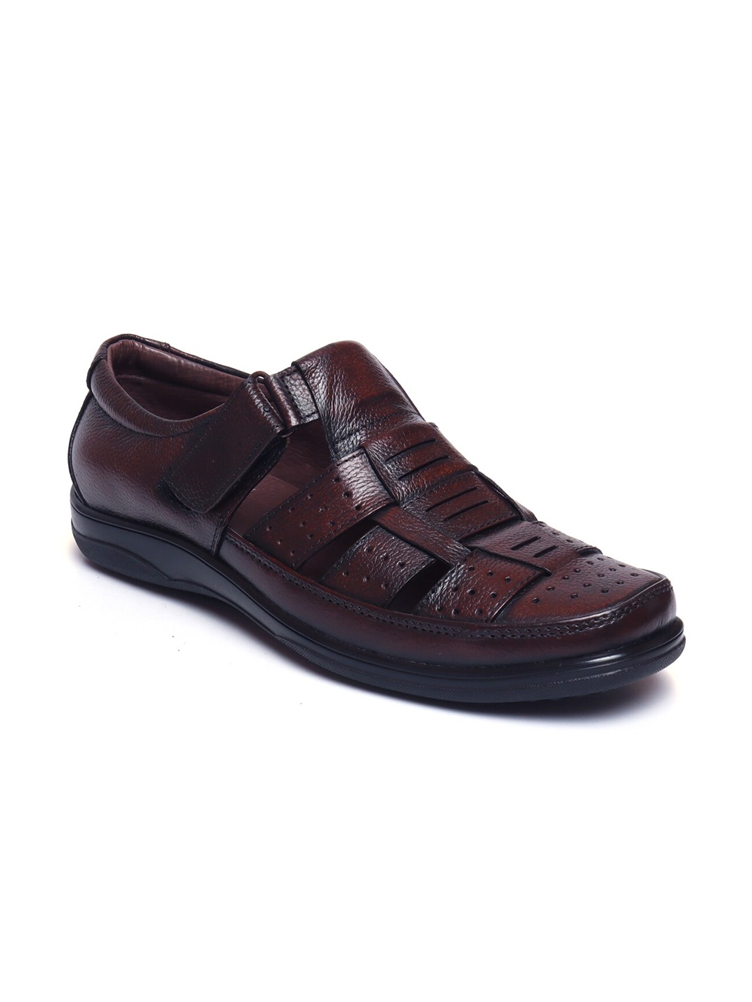 

Zoom Shoes Men Leather Fisherman Sandals, Brown