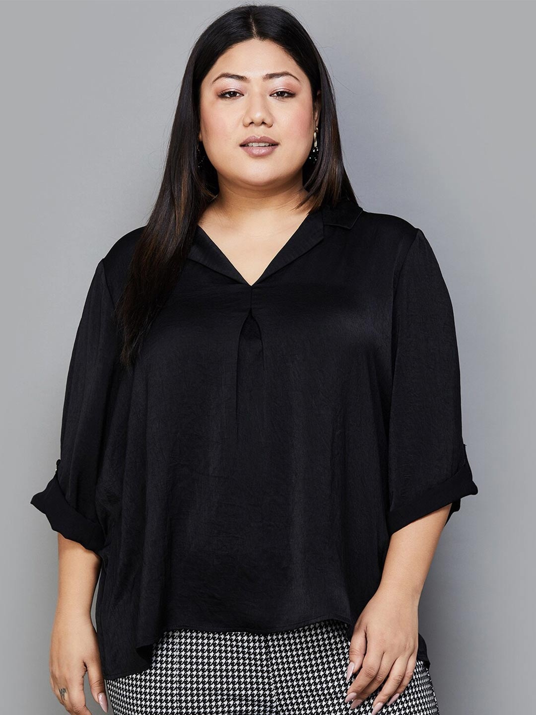 

Nexus by Lifestyle V-neck Roll-Up Sleeves Plus Size Top, Black