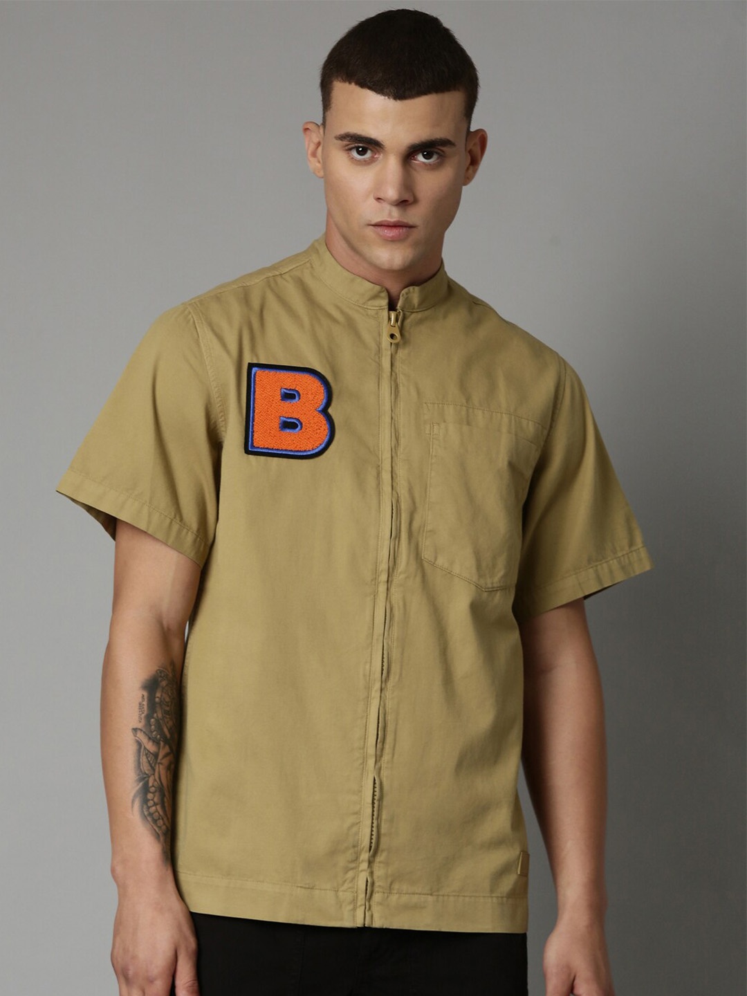 

Breakbounce Men Khaki Relaxed Casual Shirt