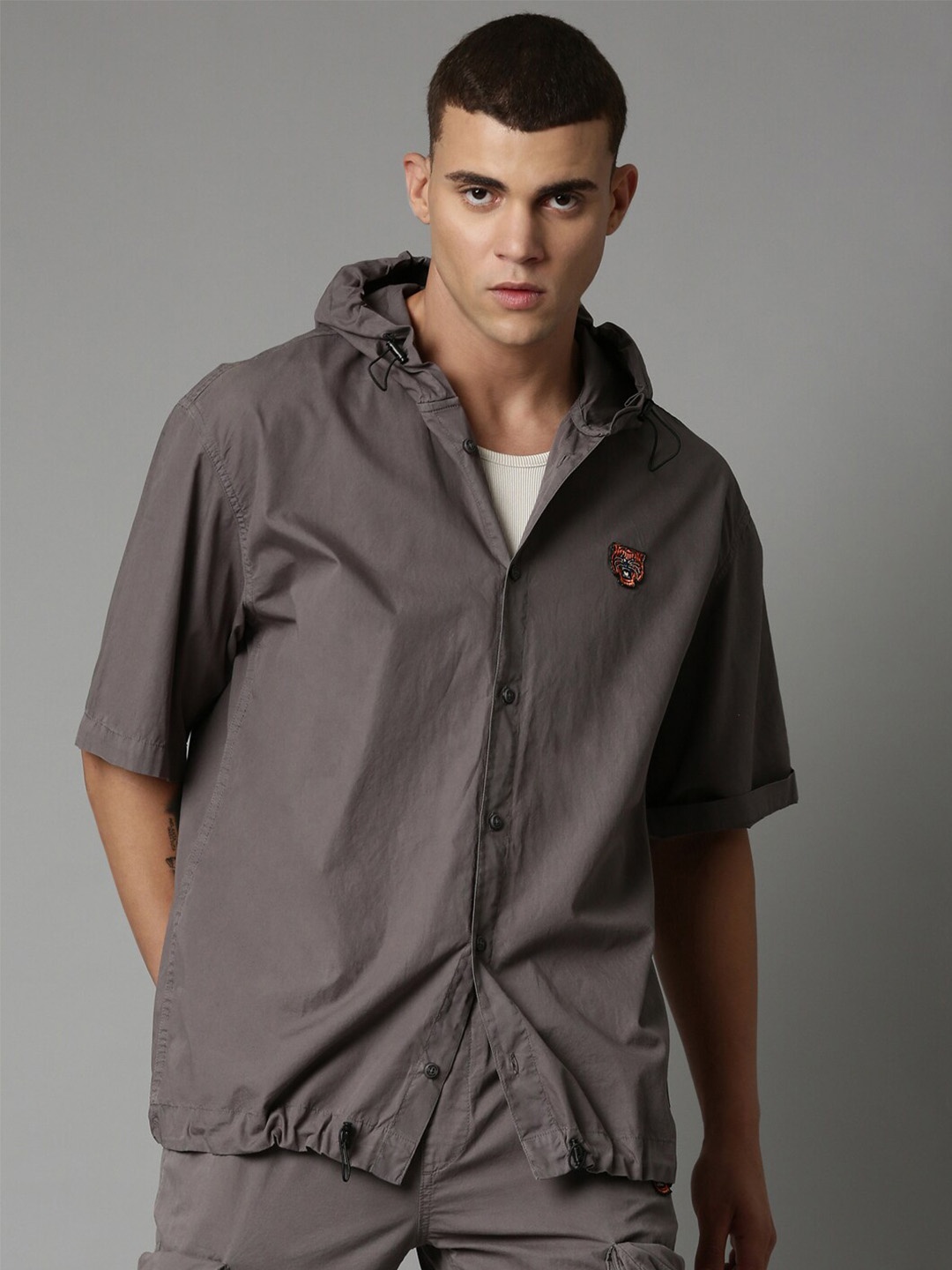 

Breakbounce Men Grey Relaxed Casual Shirt