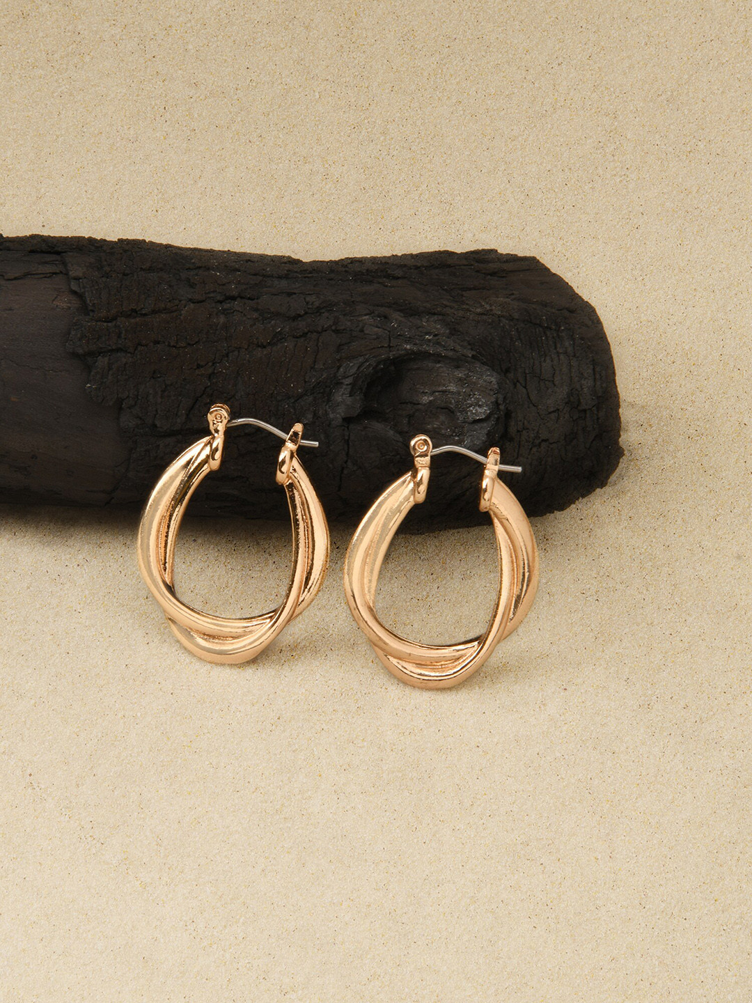 

Accessorize London Women Interlocked Hoop Earrings, Gold