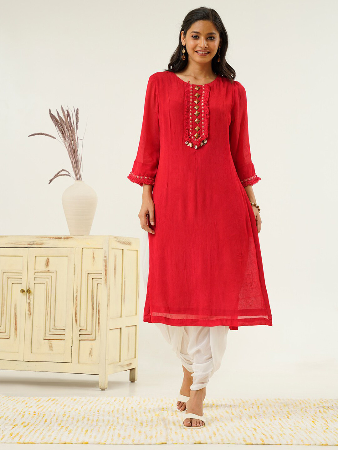 

indy Raaga Gotta Patti Embellished Round Neck Regular Chiffon Straight Kurta, Red