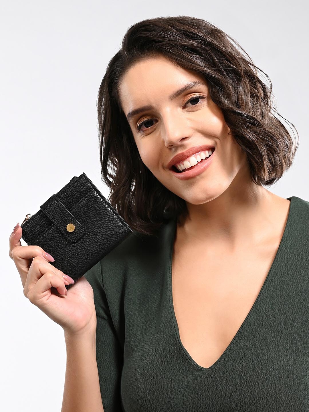 

Accessorize London Women Textured Card Holder, Black