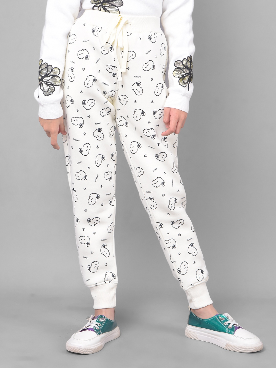 

Crimsoune Club Girls Snoopy Printed Slim-Fit Joggers, Off white