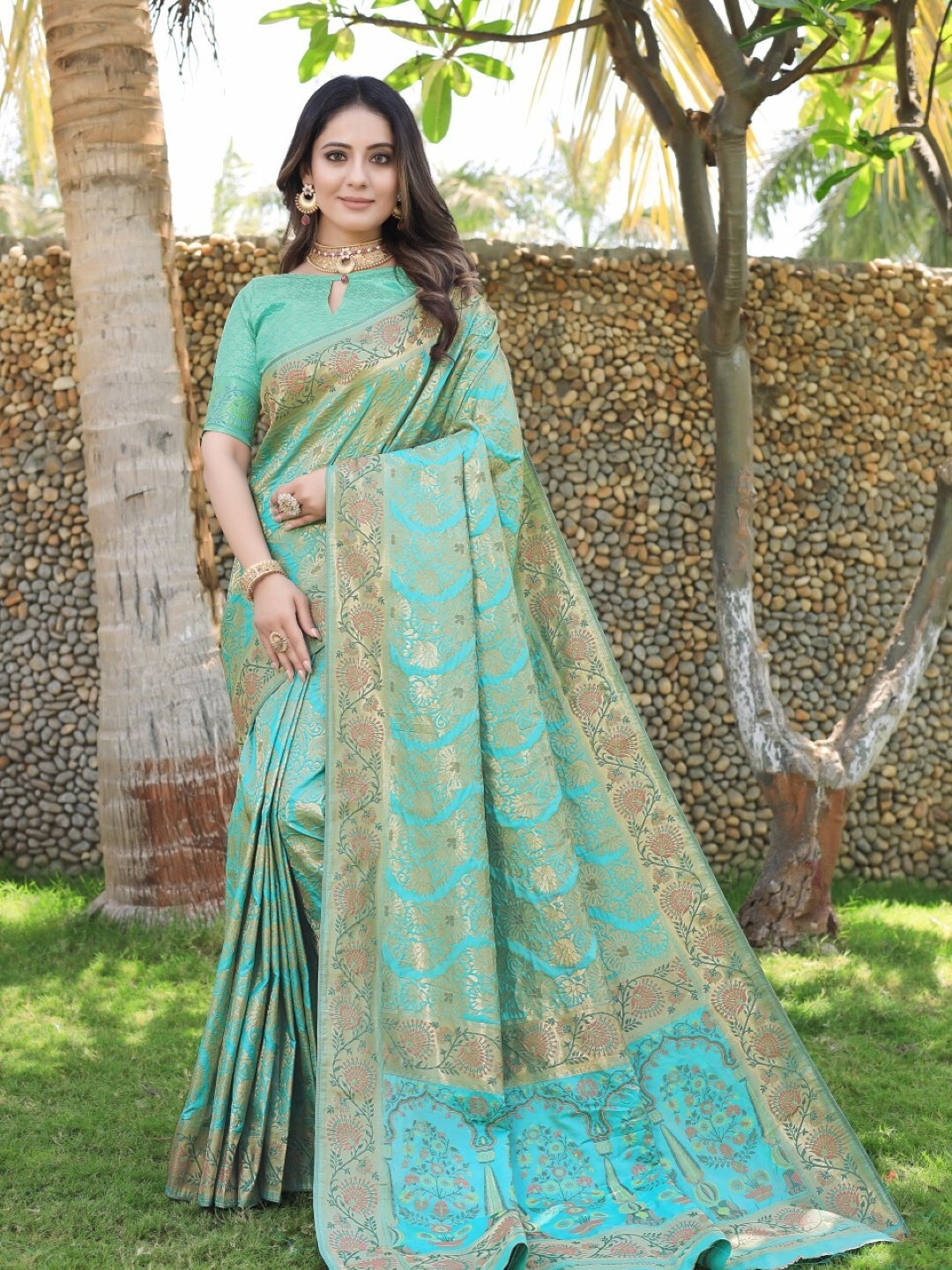 

Amoha Silk Ethnic Motifs Printed Woven Design Zari Pure Silk Banarasi Saree, Blue