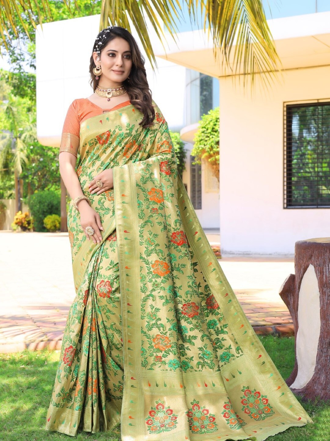 

Amoha Silk Woven Design Floral Zari Pure Silk Banarasi Saree, Green