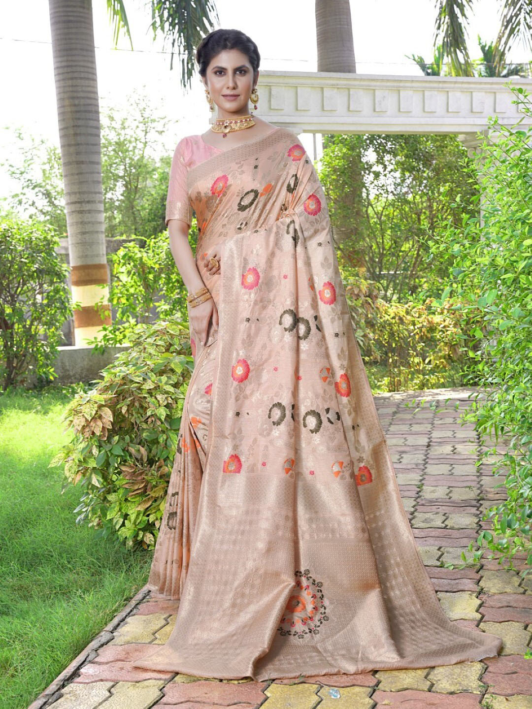 

Amoha Silk Woven Design Floral Zari Pure Silk Tussar Saree, Peach