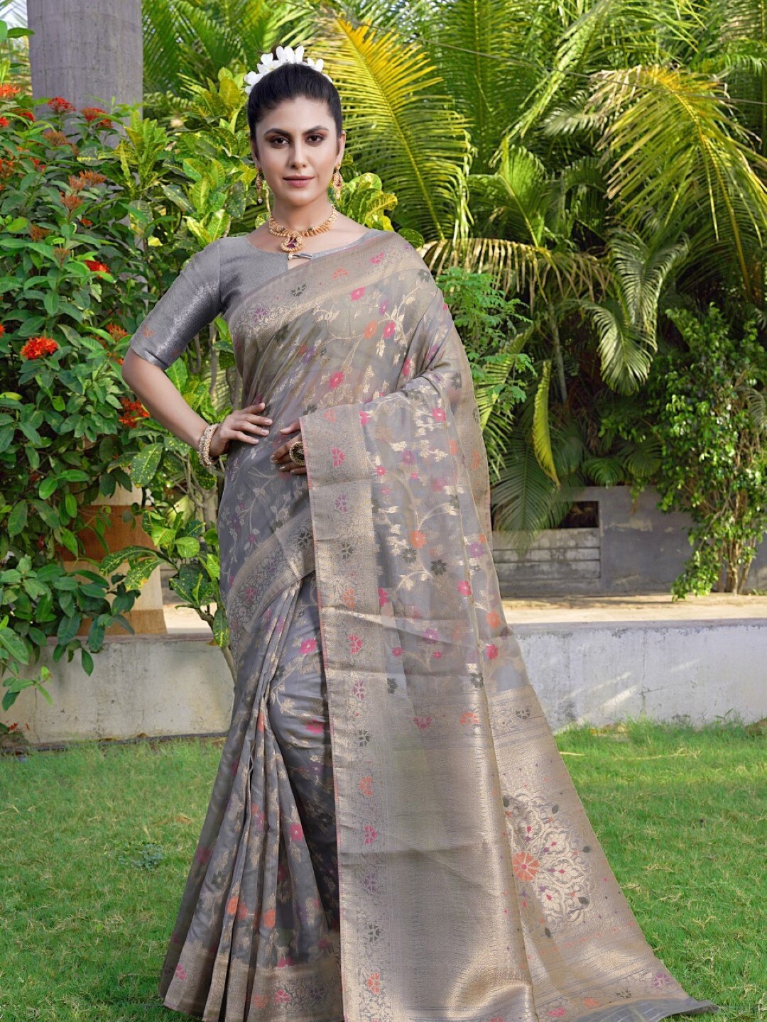 

Amoha Silk Woven Design Floral Zari Pure Silk Tussar Saree, Grey