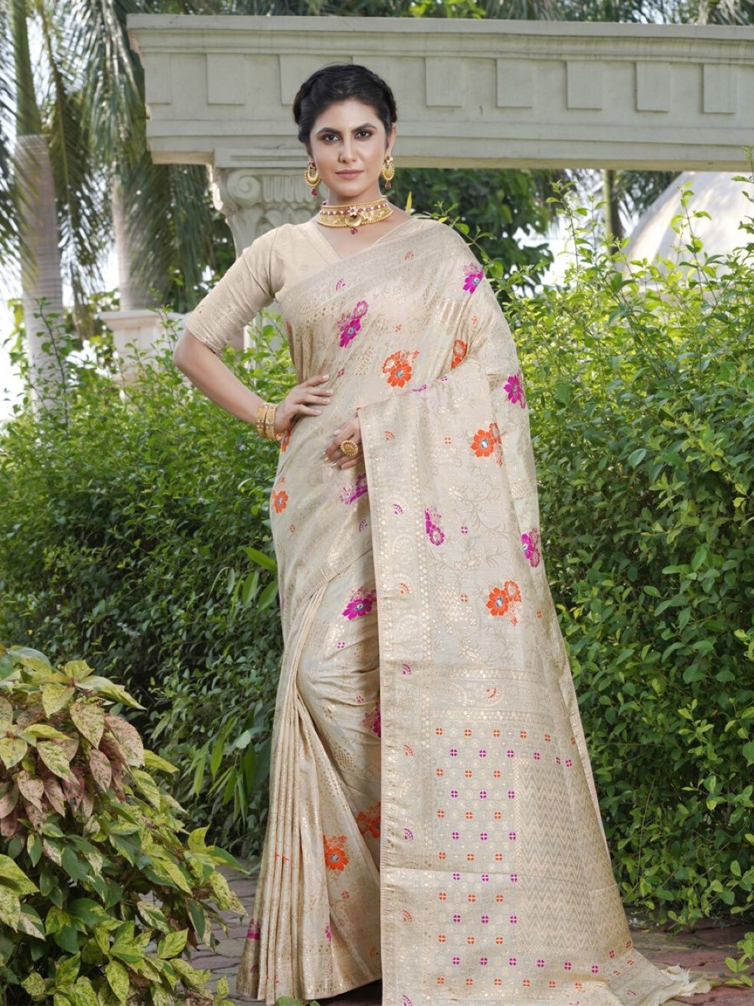 

Amoha Silk Woven Design Floral Zari Pure Silk Tussar Saree, Beige