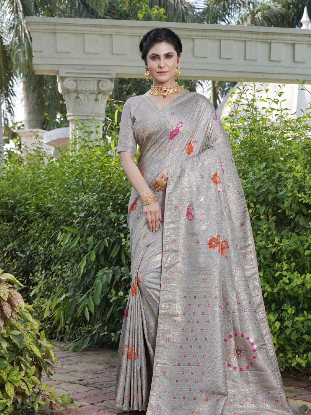 

Amoha Silk Floral Woven Design Zari Pure Silk Tussar Saree, Grey