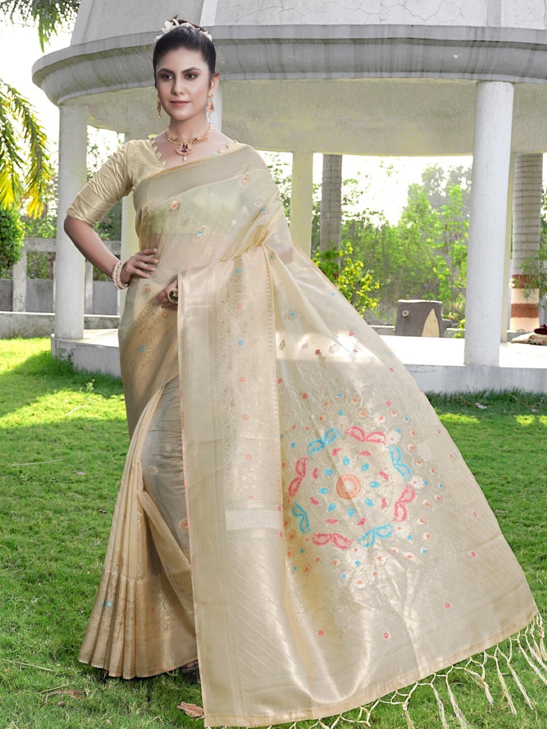 

Amoha Silk Ethnic Motifs Woven Design Zari Pure Silk Tussar Saree, Beige