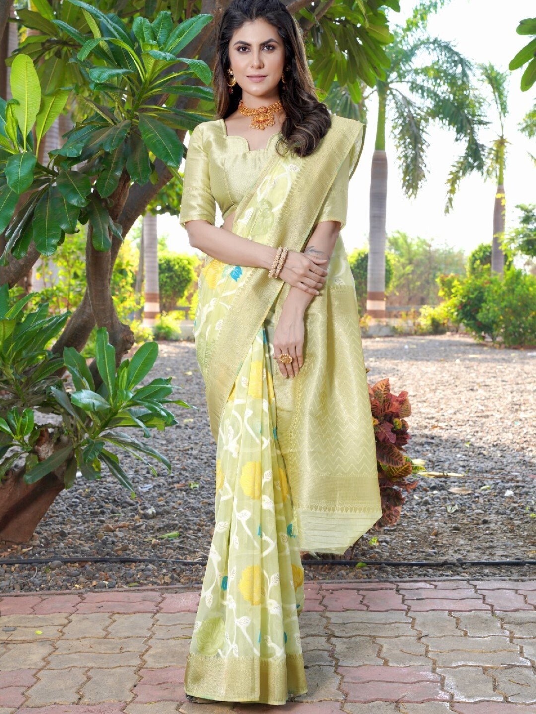 

Amoha Silk Floral Woven Design Zari Pure Silk Tussar Saree, Green