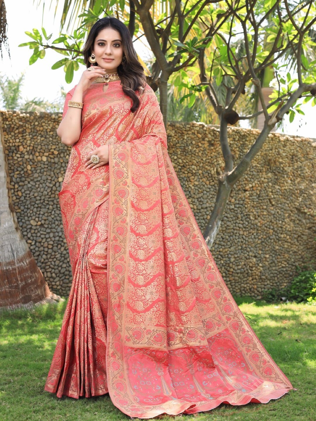 

Amoha Silk Ethnic Motifs Woven Design Zari Pure Silk Banarasi Saree, Red