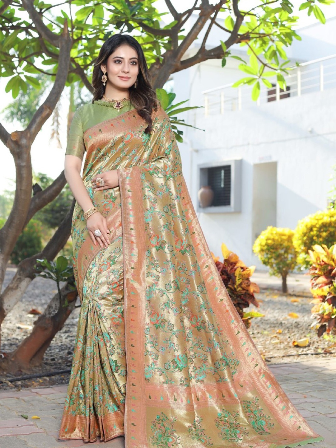 

Amoha Silk Ethnic Motifs Woven Design Zari Pure Silk Banarasi Saree, Green