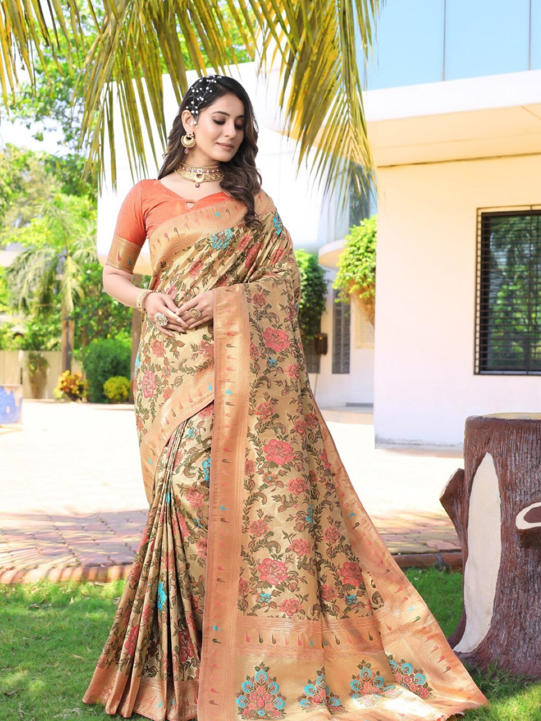 

Amoha Silk Floral Woven Design Zari Pure Silk Banarasi Saree, Beige