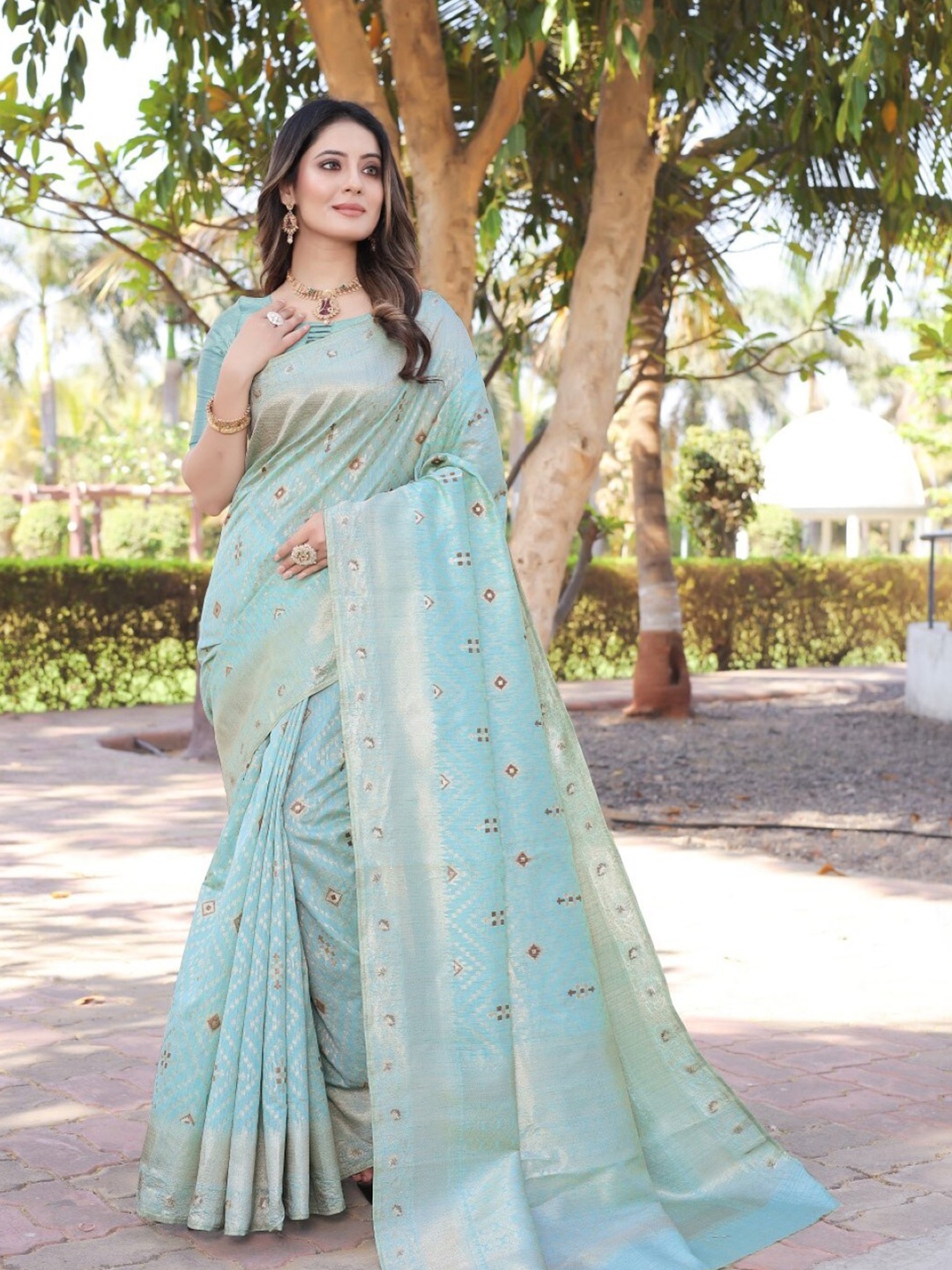 

Amoha Silk Ethnic Motifs Woven Design Zari Pure Silk Tussar Saree, Blue