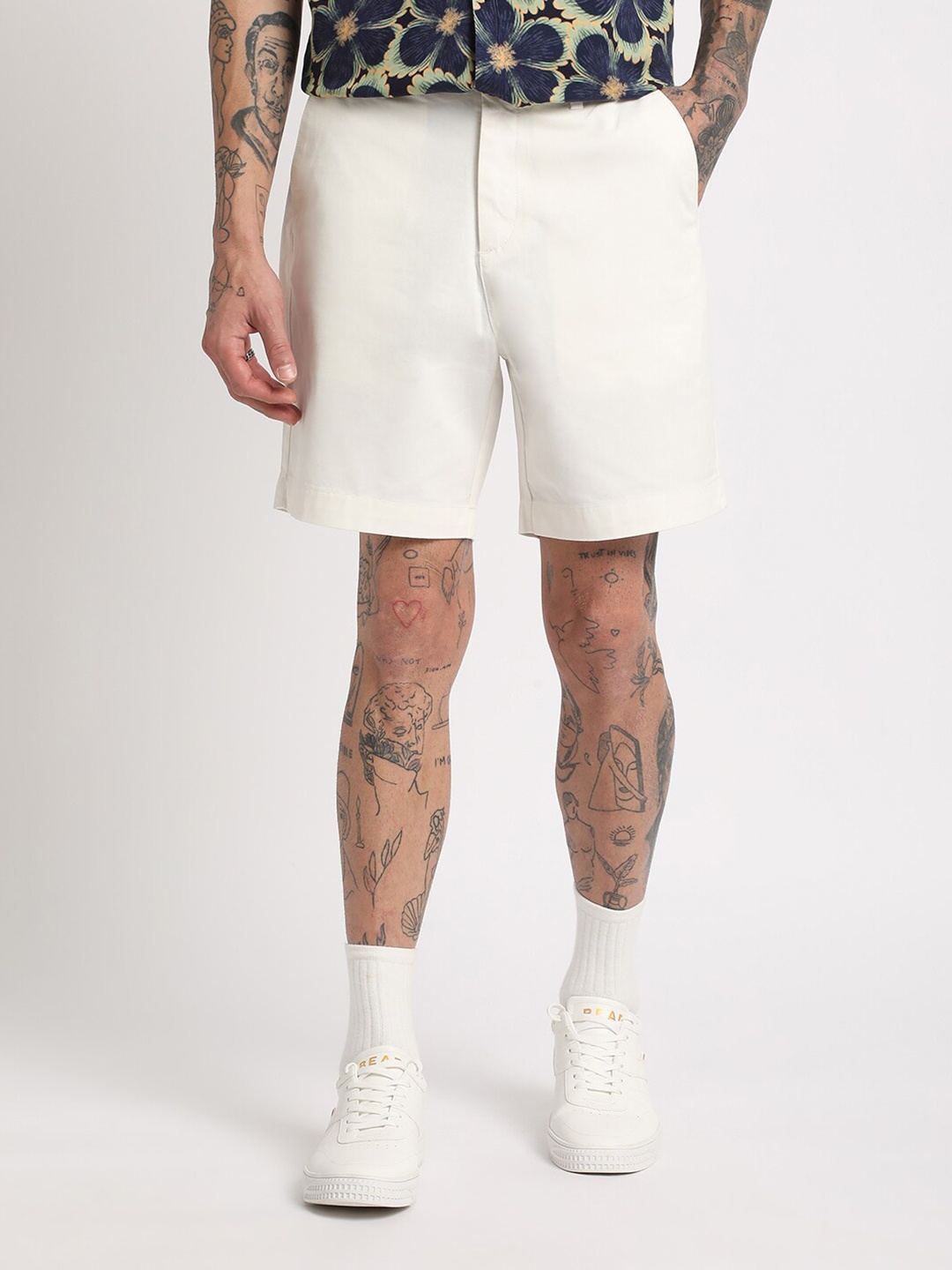 

THE BEAR HOUSE Men Pure Cotton Chinos Shorts, White