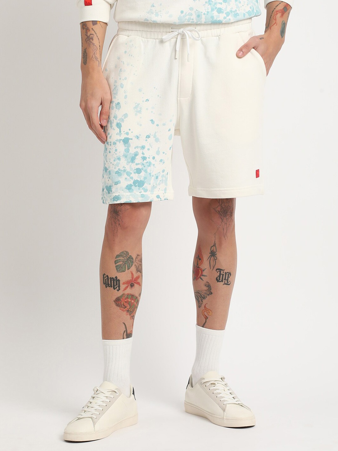 

THE BEAR HOUSE Men Abstract Printed Pure Cotton Shorts, White