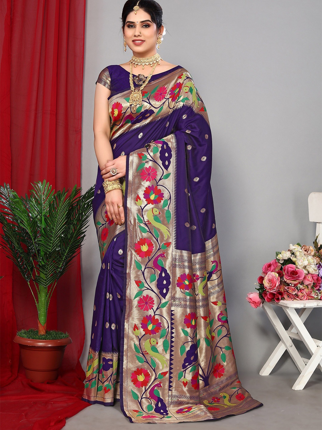 

DRESSTIVE Floral Zari Woven Design Saree, Violet