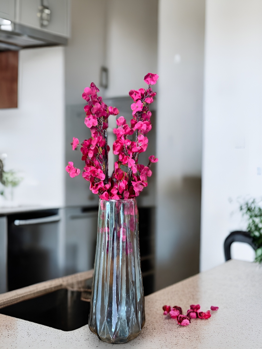 

BS AMOR Burgundy & Transparent Textured Glass Vase with Flower