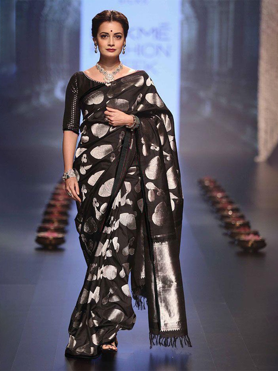 

Marziyaa Ethnic Motifs Woven Design Zari Silk Cotton Banarasi Saree, Black