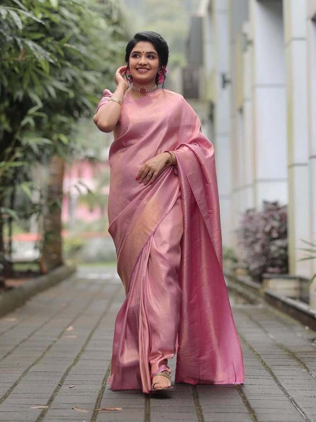 

Marziyaa Woven Design Zari Banarasi Saree, Pink