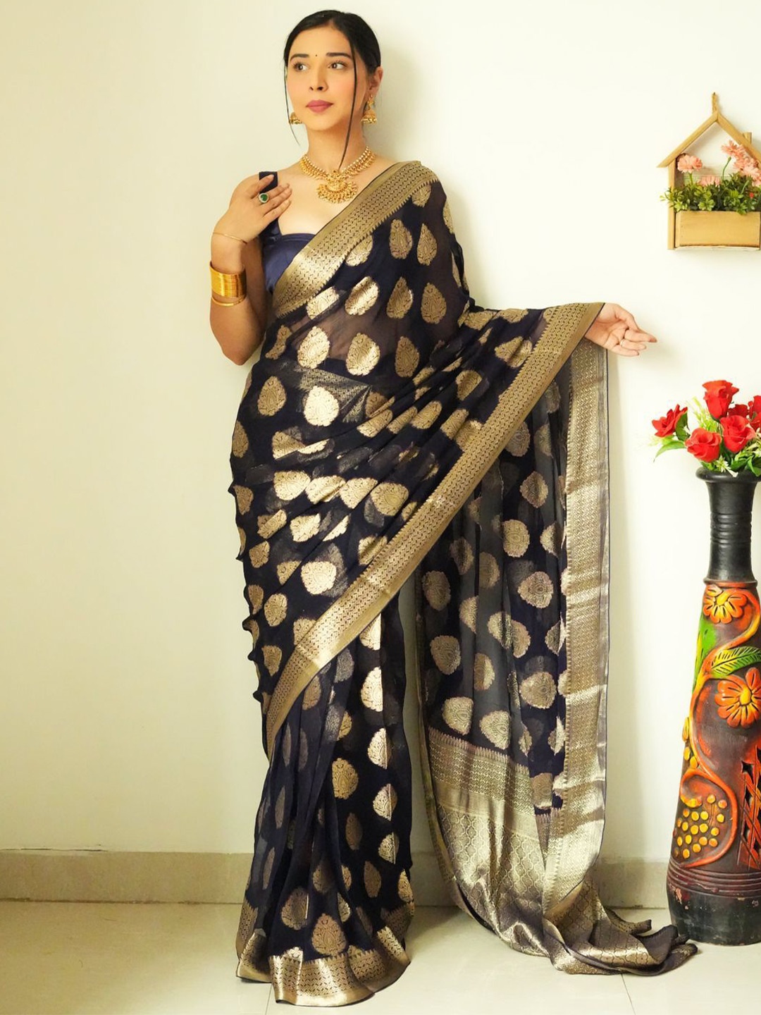 

Marziyaa Woven Design Zari Banarasi Saree, Black