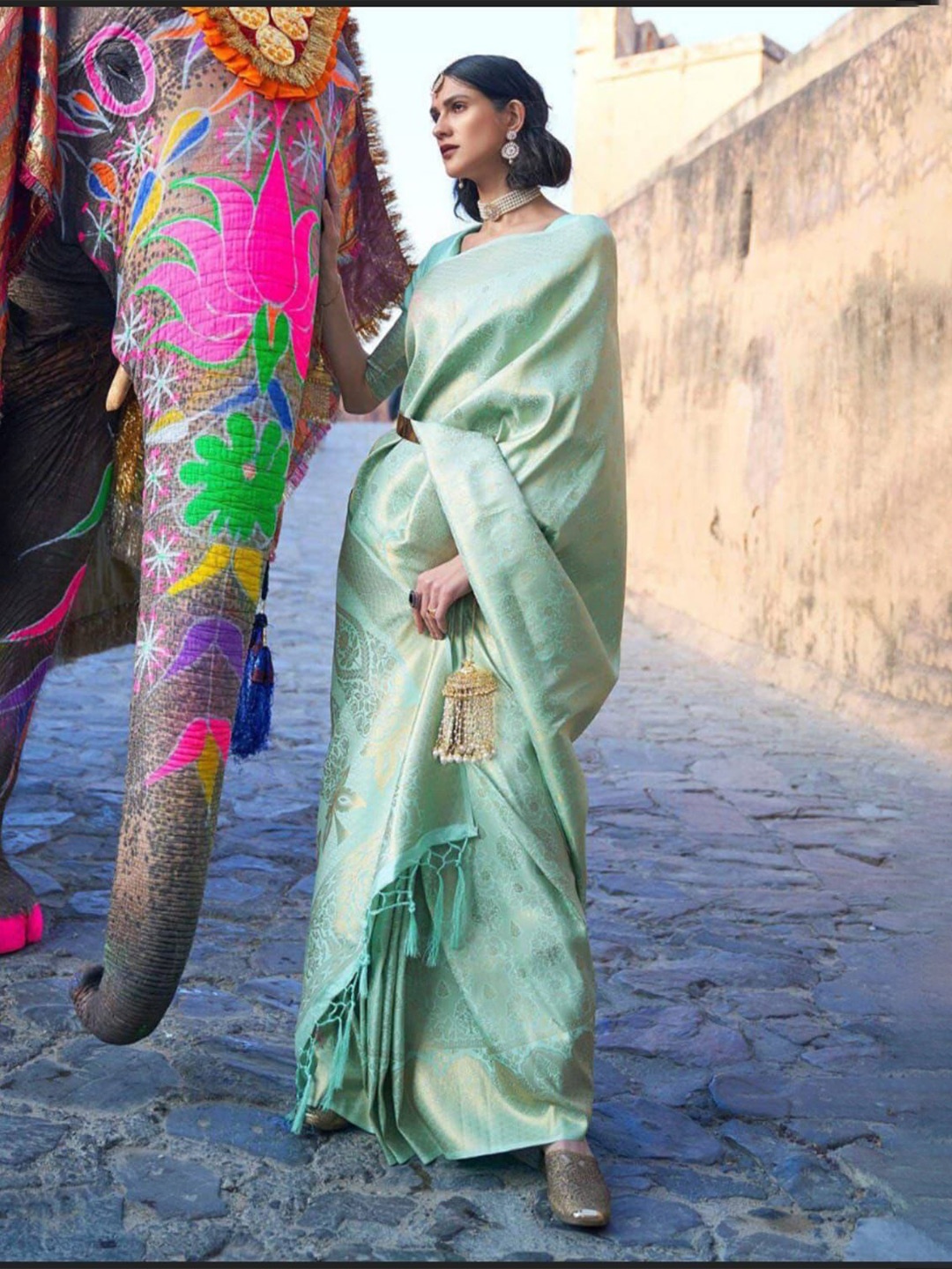 

Marziyaa Woven Design Zari Banarasi Saree, Green