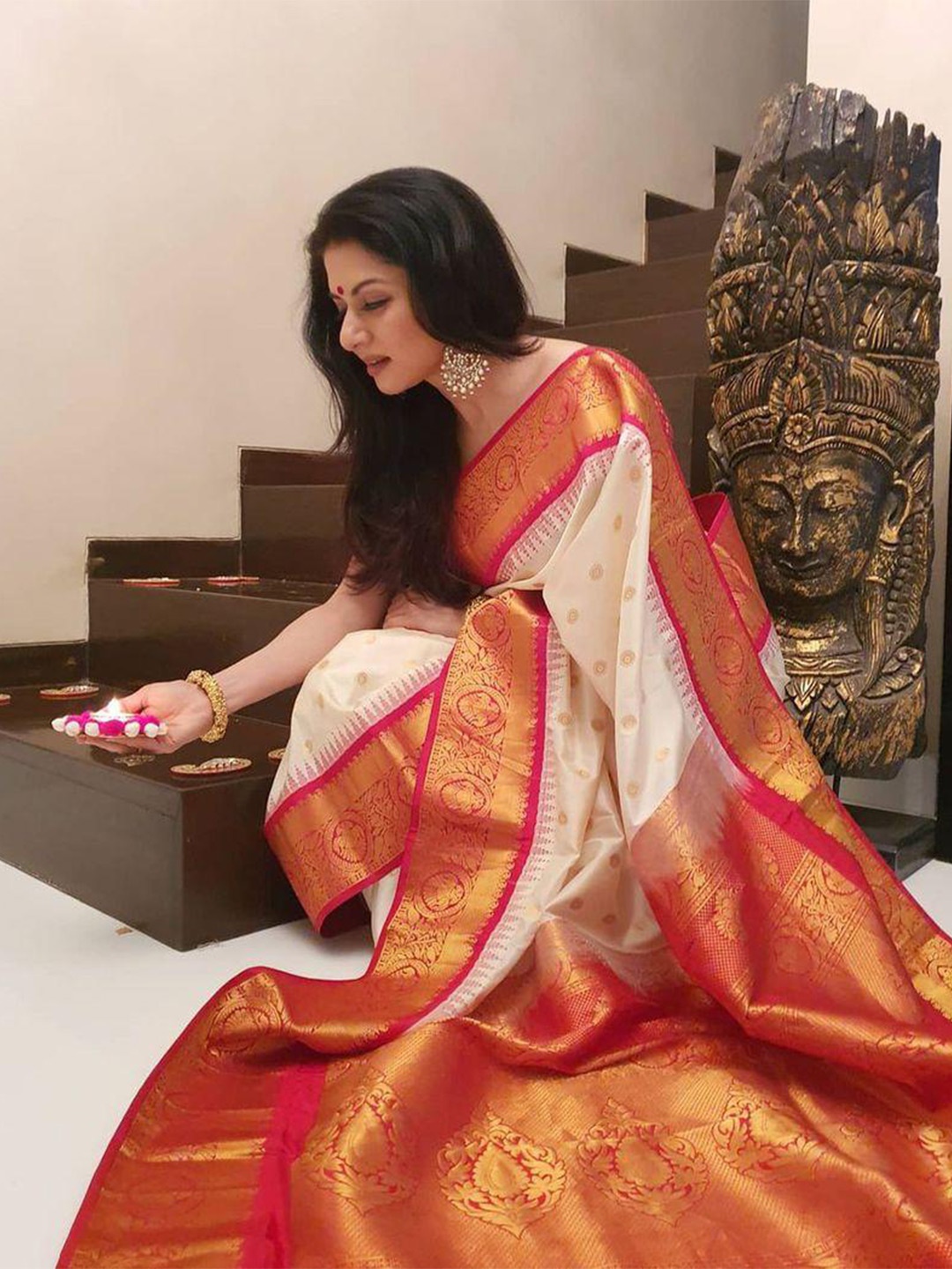 

Marziyaa Ethnic Motifs Woven Design Zari Silk Cotton Banarasi Saree, White